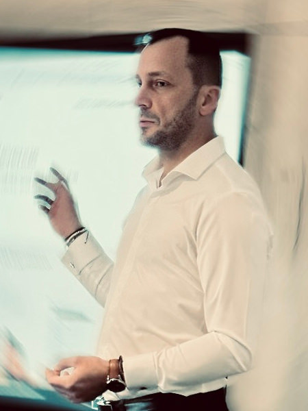 Geréb Róbert oktató